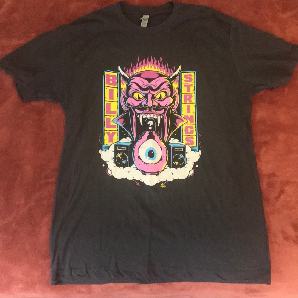 Bill strings medium tshirt